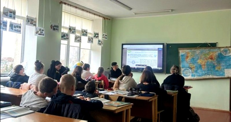Урок географії проводить Метельський Ростислав